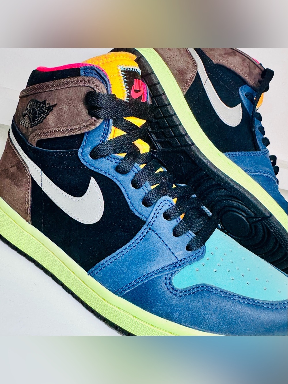 AIR JORDAN 1 HIGH OG “TOKYO BIO HACK” 555088-201 Women’s 9| Clean AF-near DS